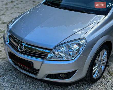 Серый Опель Астра, объемом двигателя 1.6 л и пробегом 210 тыс. км за 5500 $, фото 31 на Automoto.ua