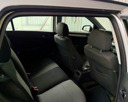 Серый Опель Астра, объемом двигателя 1.7 л и пробегом 200 тыс. км за 6000 $, фото 11 на Automoto.ua