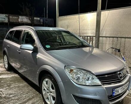 Опель Астра 2009 в Вараш (Кузнецовск) на Automoto.ua Серый Опель Астра, объемом двигателя 1.6 л и пробегом 244 тыс. км за 6400 $, фото 3 на Automoto.ua