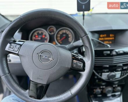 Серый Опель Астра, объемом двигателя 1.69 л и пробегом 300 тыс. км за 5500 $, фото 13 на Automoto.ua