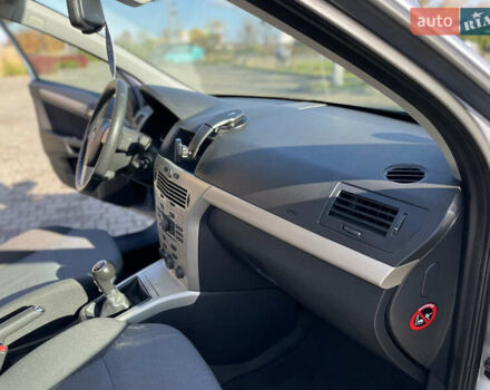 Серый Опель Астра, объемом двигателя 1.6 л и пробегом 228 тыс. км за 5500 $, фото 36 на Automoto.ua