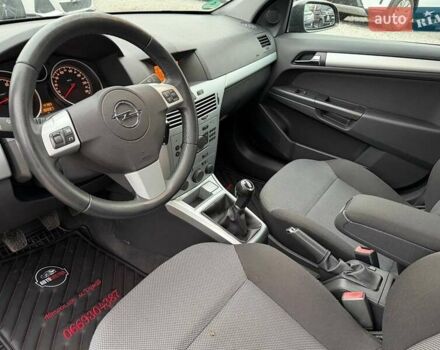 Серый Опель Астра, объемом двигателя 1.6 л и пробегом 218 тыс. км за 5900 $, фото 11 на Automoto.ua