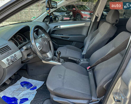 Серый Опель Астра, объемом двигателя 1.6 л и пробегом 210 тыс. км за 5500 $, фото 63 на Automoto.ua