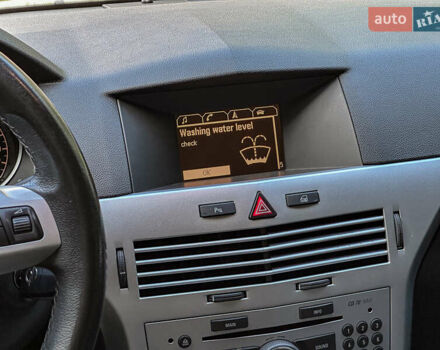 Серый Опель Астра, объемом двигателя 1.6 л и пробегом 210 тыс. км за 5500 $, фото 91 на Automoto.ua