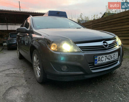 Серый Опель Астра, объемом двигателя 1.69 л и пробегом 294 тыс. км за 5000 $, фото 4 на Automoto.ua