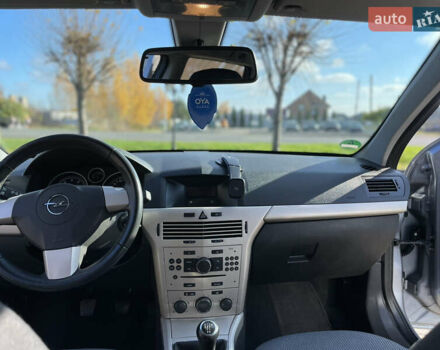 Серый Опель Астра, объемом двигателя 1.6 л и пробегом 228 тыс. км за 5500 $, фото 41 на Automoto.ua