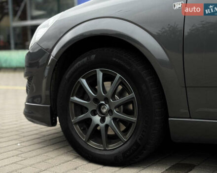 Опель Астра 2010 в Дубно на Automoto.ua Серый Опель Астра, объемом двигателя 1.6 л и пробегом 229 тыс. км за 5100 $, фото 19 на Automoto.ua