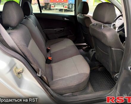 Серый Опель Астра, объемом двигателя 1.7 л и пробегом 280 тыс. км за 5300 $, фото 9 на Automoto.ua