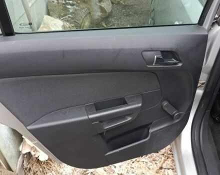 Серый Опель Астра, объемом двигателя 1.7 л и пробегом 240 тыс. км за 7000 $, фото 9 на Automoto.ua