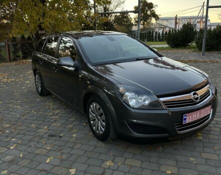 Опель Астра 2010 у Луцьку на Automoto.ua Сірий Опель Астра, об'ємом двигуна 1.6 л та пробігом 172 тис. км за 5900 $, фото 1 на Automoto.ua