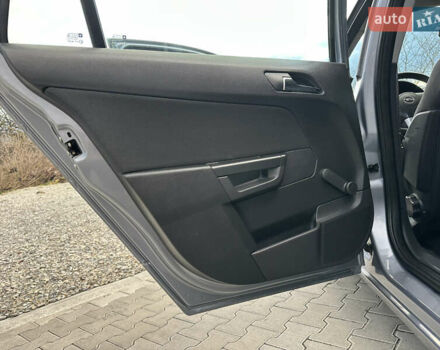 Серый Опель Астра, объемом двигателя 1.6 л и пробегом 224 тыс. км за 5500 $, фото 38 на Automoto.ua