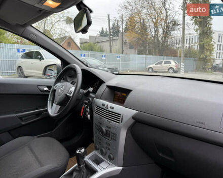 Опель Астра 2010 у Вінниці на Automoto.ua Сірий Опель Астра, об'ємом двигуна 0 л та пробігом 210 тис. км за 5600 $, фото 52 на Automoto.ua