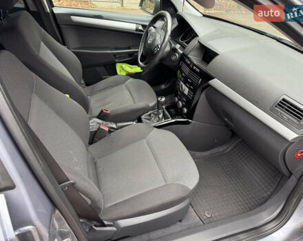 Серый Опель Астра, объемом двигателя 1.6 л и пробегом 209 тыс. км за 6300 $, фото 18 на Automoto.ua