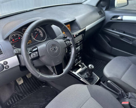 Опель Астра 2010 в Калуше на Automoto.ua Серый Опель Астра, объемом двигателя 1.7 л и пробегом 264 тыс. км за 5450 $, фото 7 на Automoto.ua