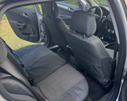 Серый Опель Астра, объемом двигателя 1.69 л и пробегом 205 тыс. км за 6100 $, фото 17 на Automoto.ua