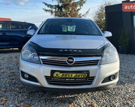 Серый Опель Астра, объемом двигателя 1.69 л и пробегом 260 тыс. км за 5300 $, фото 2 на Automoto.ua