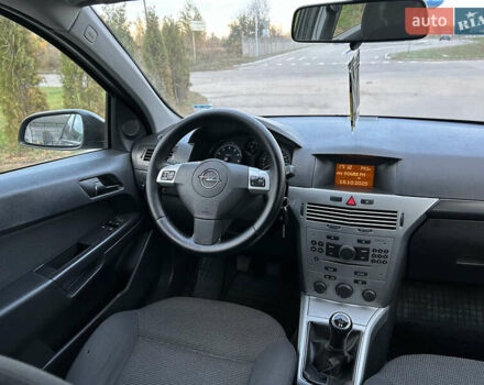 Опель Астра 2010 в Полтаве на Automoto.ua Серый Опель Астра, объемом двигателя 1.6 л и пробегом 143 тыс. км за 6500 $, фото 53 на Automoto.ua
