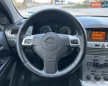 Опель Астра 2010 в Полтаве на Automoto.ua Серый Опель Астра, объемом двигателя 1.6 л и пробегом 143 тыс. км за 6500 $, фото 138 на Automoto.ua