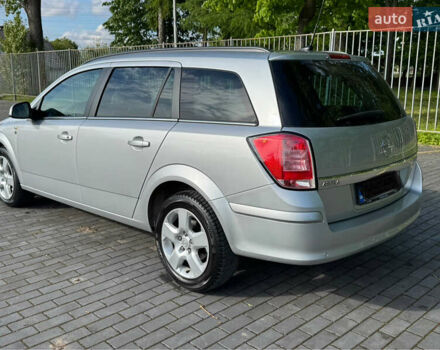 Серый Опель Астра, объемом двигателя 1.7 л и пробегом 255 тыс. км за 5800 $, фото 11 на Automoto.ua