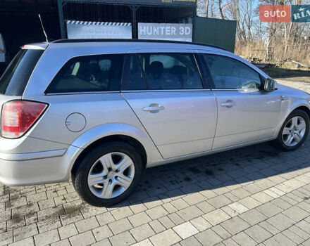 Серый Опель Астра, объемом двигателя 1.7 л и пробегом 295 тыс. км за 5500 $, фото 2 на Automoto.ua