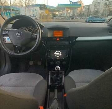 Серый Опель Астра, объемом двигателя 1.6 л и пробегом 173 тыс. км за 6550 $, фото 12 на Automoto.ua