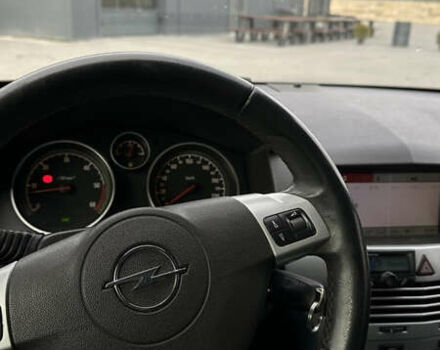 Опель Астра 2010 в Тернополе на Automoto.ua Серый Опель Астра, объемом двигателя 1.7 л и пробегом 190 тыс. км за 5400 $, фото 11 на Automoto.ua