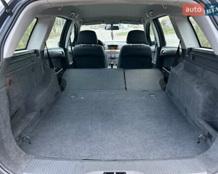 Опель Астра 2010 в Полтаве на Automoto.ua Серый Опель Астра, объемом двигателя 1.6 л и пробегом 143 тыс. км за 6500 $, фото 90 на Automoto.ua