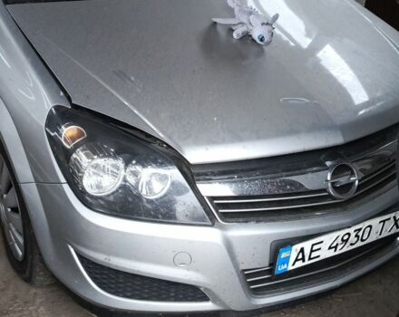Серый Опель Астра, объемом двигателя 1.7 л и пробегом 240 тыс. км за 7000 $, фото 1 на Automoto.ua