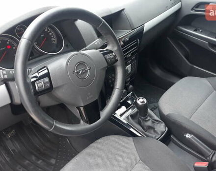 Серый Опель Астра, объемом двигателя 1.7 л и пробегом 275 тыс. км за 5800 $, фото 17 на Automoto.ua