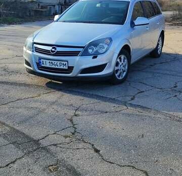 Серый Опель Астра, объемом двигателя 1.6 л и пробегом 260 тыс. км за 5000 $, фото 13 на Automoto.ua