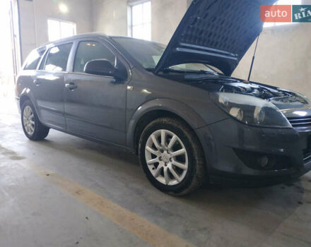 Серый Опель Астра, объемом двигателя 1.7 л и пробегом 215 тыс. км за 5800 $, фото 2 на Automoto.ua