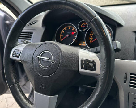 Серый Опель Астра, объемом двигателя 1.6 л и пробегом 224 тыс. км за 5500 $, фото 29 на Automoto.ua