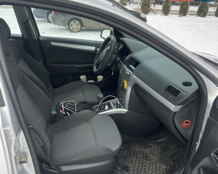 Серый Опель Астра, объемом двигателя 1.69 л и пробегом 217 тыс. км за 5850 $, фото 10 на Automoto.ua