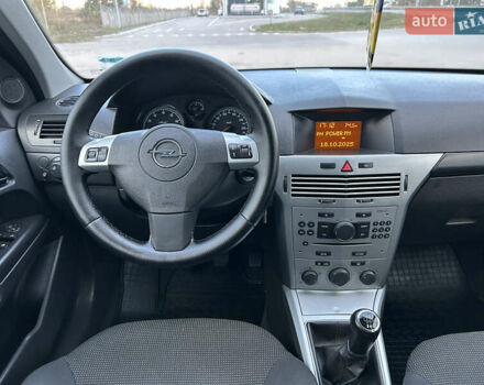 Опель Астра 2010 в Полтаве на Automoto.ua Серый Опель Астра, объемом двигателя 1.6 л и пробегом 143 тыс. км за 6500 $, фото 54 на Automoto.ua