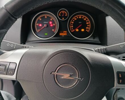 Сірий Опель Астра, об'ємом двигуна 1.7 л та пробігом 300 тис. км за 4300 $, фото 5 на Automoto.ua