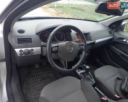Опель Астра 2010 в Черкассах на Automoto.ua Серый Опель Астра, объемом двигателя 1.7 л и пробегом 249 тыс. км за 6650 $, фото 25 на Automoto.ua