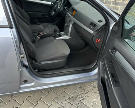 Серый Опель Астра, объемом двигателя 1.6 л и пробегом 224 тыс. км за 5500 $, фото 43 на Automoto.ua