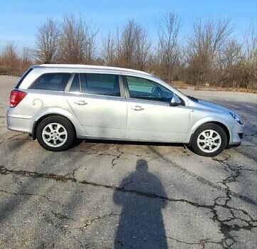 Серый Опель Астра, объемом двигателя 1.6 л и пробегом 260 тыс. км за 5000 $, фото 11 на Automoto.ua