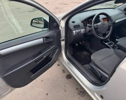 Серый Опель Астра, объемом двигателя 1.6 л и пробегом 170 тыс. км за 5300 $, фото 4 на Automoto.ua