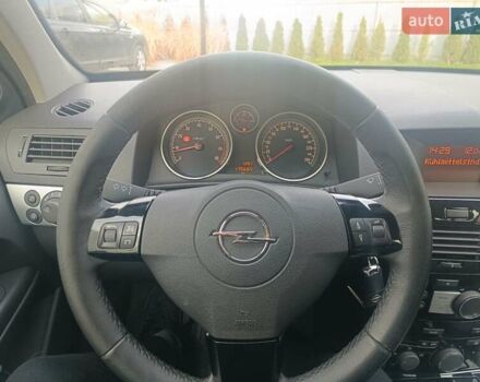 Опель Астра 2010 в Луцке на Automoto.ua Серый Опель Астра, объемом двигателя 1.6 л и пробегом 175 тыс. км за 5500 $, фото 15 на Automoto.ua