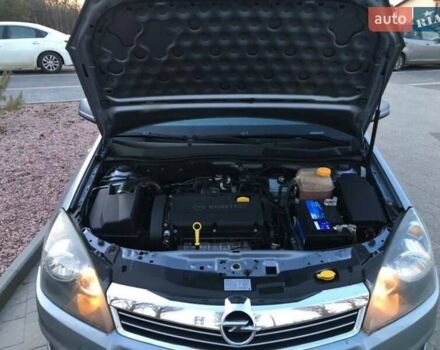 Опель Астра 2010 в Ровно на Automoto.ua Серый Опель Астра, объемом двигателя 1.6 л и пробегом 245 тыс. км за 6300 $, фото 4 на Automoto.ua