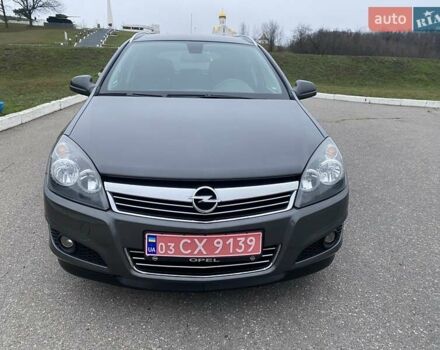 Серый Опель Астра, объемом двигателя 1.6 л и пробегом 248 тыс. км за 6850 $, фото 2 на Automoto.ua