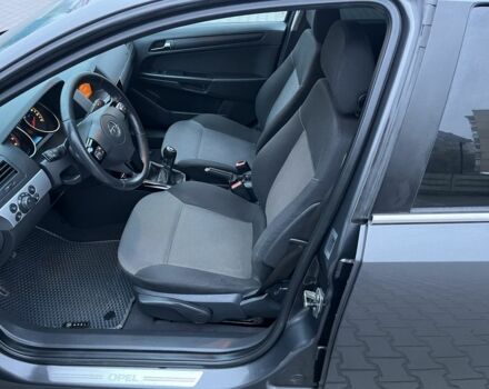 Серый Опель Астра, объемом двигателя 1.6 л и пробегом 242 тыс. км за 6199 $, фото 9 на Automoto.ua