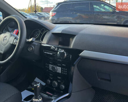 Серый Опель Астра, объемом двигателя 1.69 л и пробегом 260 тыс. км за 5300 $, фото 18 на Automoto.ua