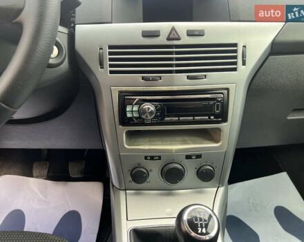 Серый Опель Астра, объемом двигателя 1.6 л и пробегом 231 тыс. км за 4950 $, фото 17 на Automoto.ua