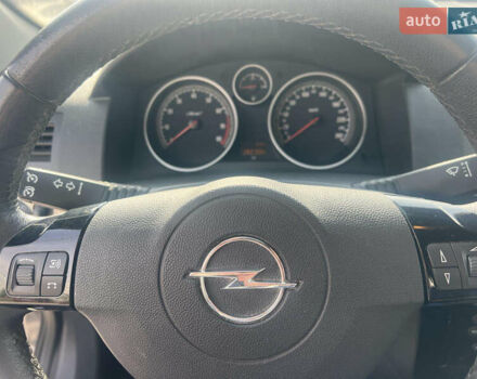 Опель Астра 2010 в Запорожье на Automoto.ua Серый Опель Астра, объемом двигателя 1.6 л и пробегом 152 тыс. км за 7050 $, фото 6 на Automoto.ua