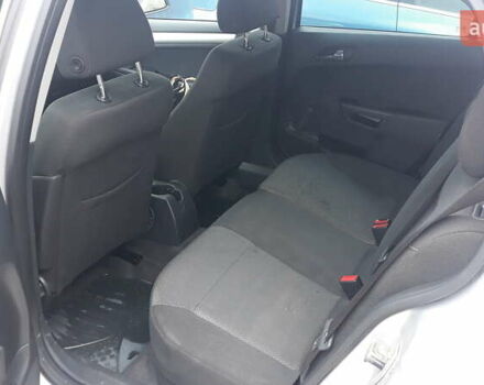 Серый Опель Астра, объемом двигателя 1.7 л и пробегом 275 тыс. км за 5800 $, фото 10 на Automoto.ua