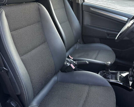 Серый Опель Астра, объемом двигателя 1.6 л и пробегом 245 тыс. км за 5800 $, фото 12 на Automoto.ua