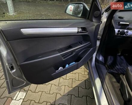 Серый Опель Астра, объемом двигателя 1.69 л и пробегом 215 тыс. км за 5100 $, фото 35 на Automoto.ua