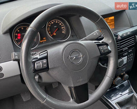 Серый Опель Астра, объемом двигателя 1.6 л и пробегом 160 тыс. км за 6500 $, фото 35 на Automoto.ua